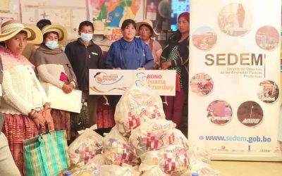 El SEDEM a través de sus brigadas móviles , llegó al municipio de Puerto Pérez, Provincia Los Andes del departamento de La Paz para realizar la entrega de 18 paquetes del Subsidio Universal Prenatal por la Vida, estos paquetes contienen productos con alto valor nutricional y ayuda a reducir la mortalidad materno-infantil.