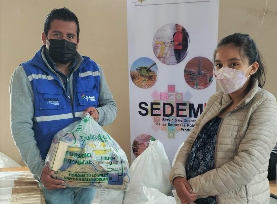 El SEDEM a través de sus brigadas móviles, llegó al municipio de ALCALA, del departamento de #Chuquisaca para realizar la entrega paquetes del Subsidio Universal Prenatal por la Vida, reafirmando el compromiso de llegar a los sectores más lejanos de cada región.