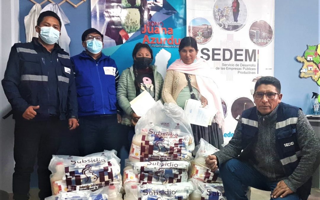 El Servicio de Desarrollo de las Empresas Públicas Productivas SEDEM a través de sus brigadas móviles, llegó al municipio de COLQUIRI de la provincia Inquisivi, en el departamento de La Paz para realizar la entrega de paquetes del Subsidio Universal Prenatal por la Vida.